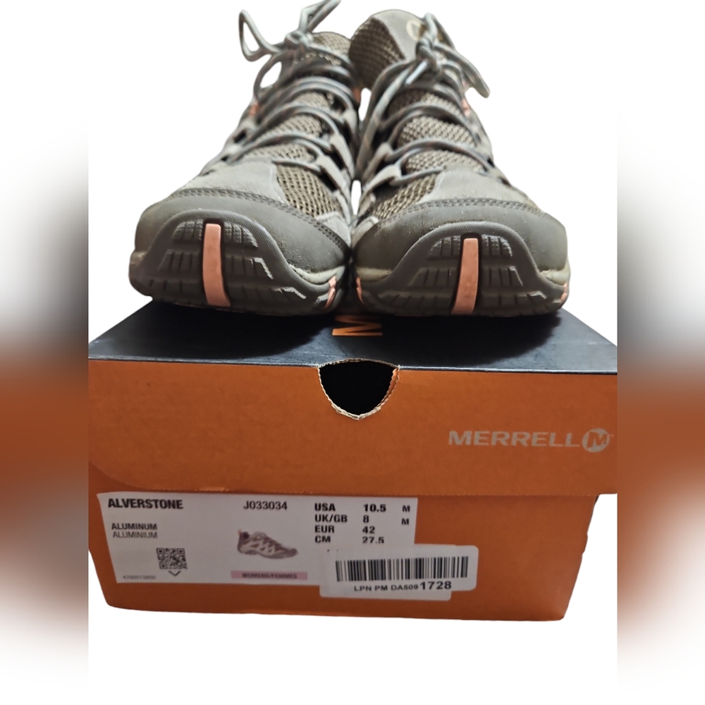 Hiking shoes